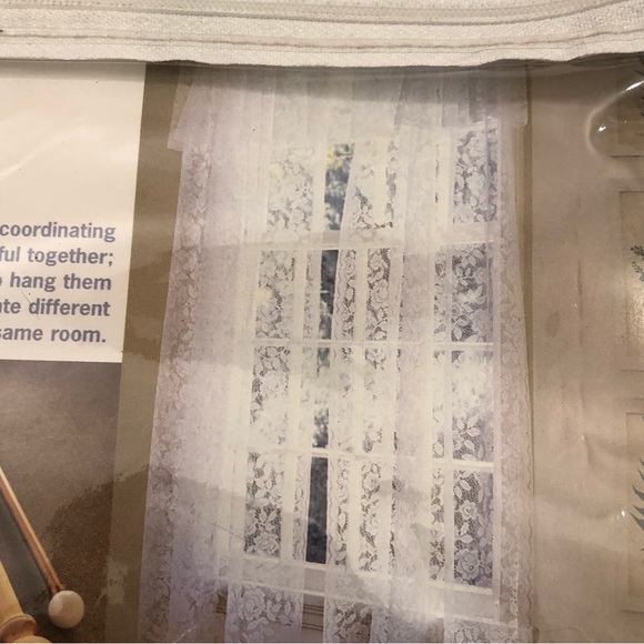 Martha Stewart Climbing Rose Green Lace Ensemble One Pair Of Panels W/ Valance. - Picture 5 of 6